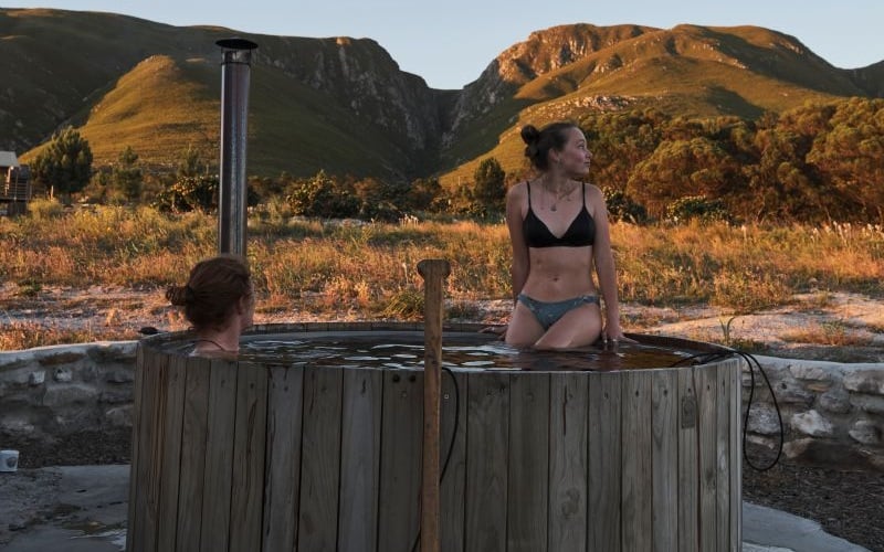 AfriCamps-StanfordHills-Hottub